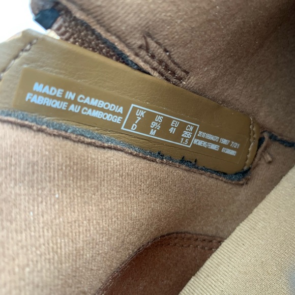 Clarks Adreena Dark Tan Nubuck Leather Mid Stacked Heel Booties Woman’s 9.5M - Picture 11 of 12